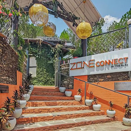 فندق Zone Connect By The Park, لانسداون المظهر الخارجي الصورة