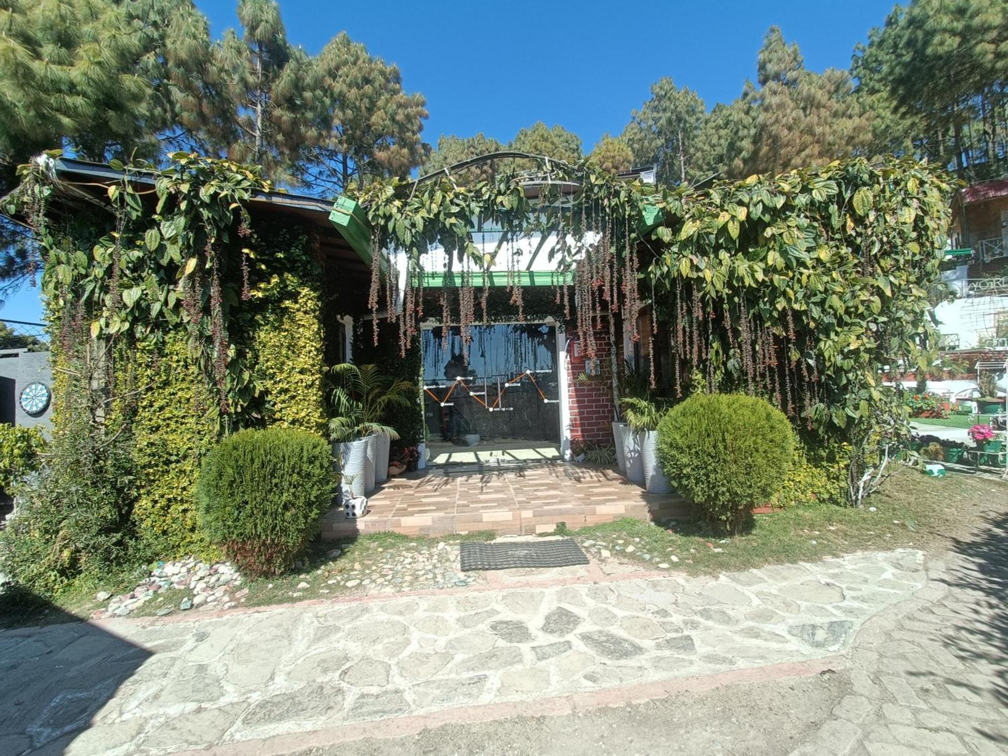 فندق Zone Connect By The Park, لانسداون المظهر الخارجي الصورة