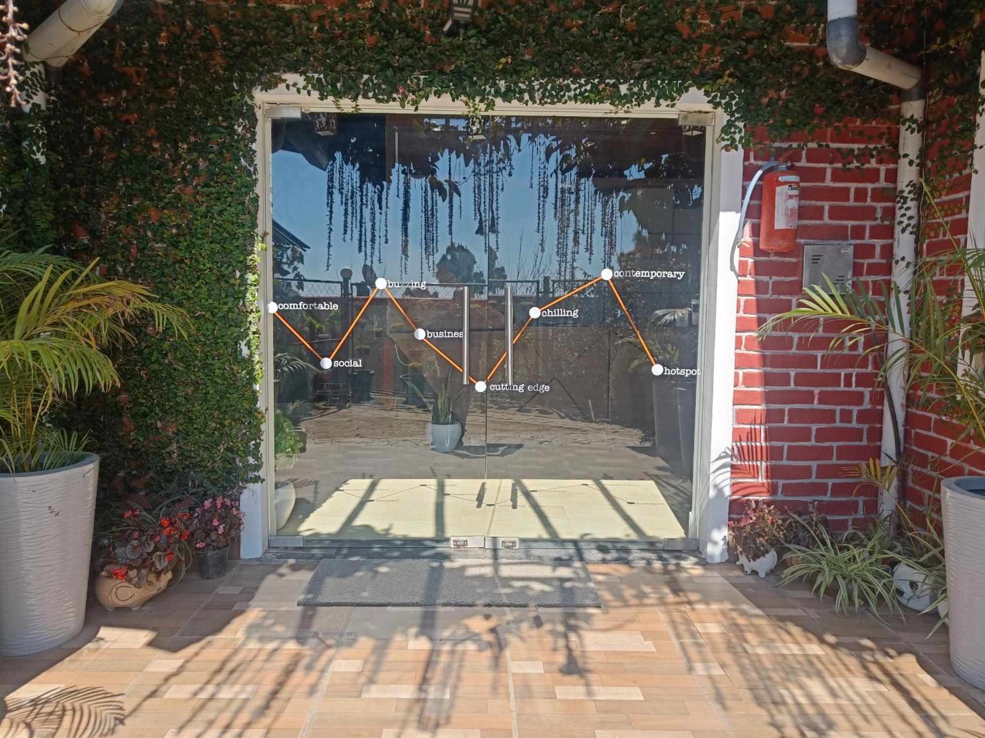 فندق Zone Connect By The Park, لانسداون المظهر الخارجي الصورة