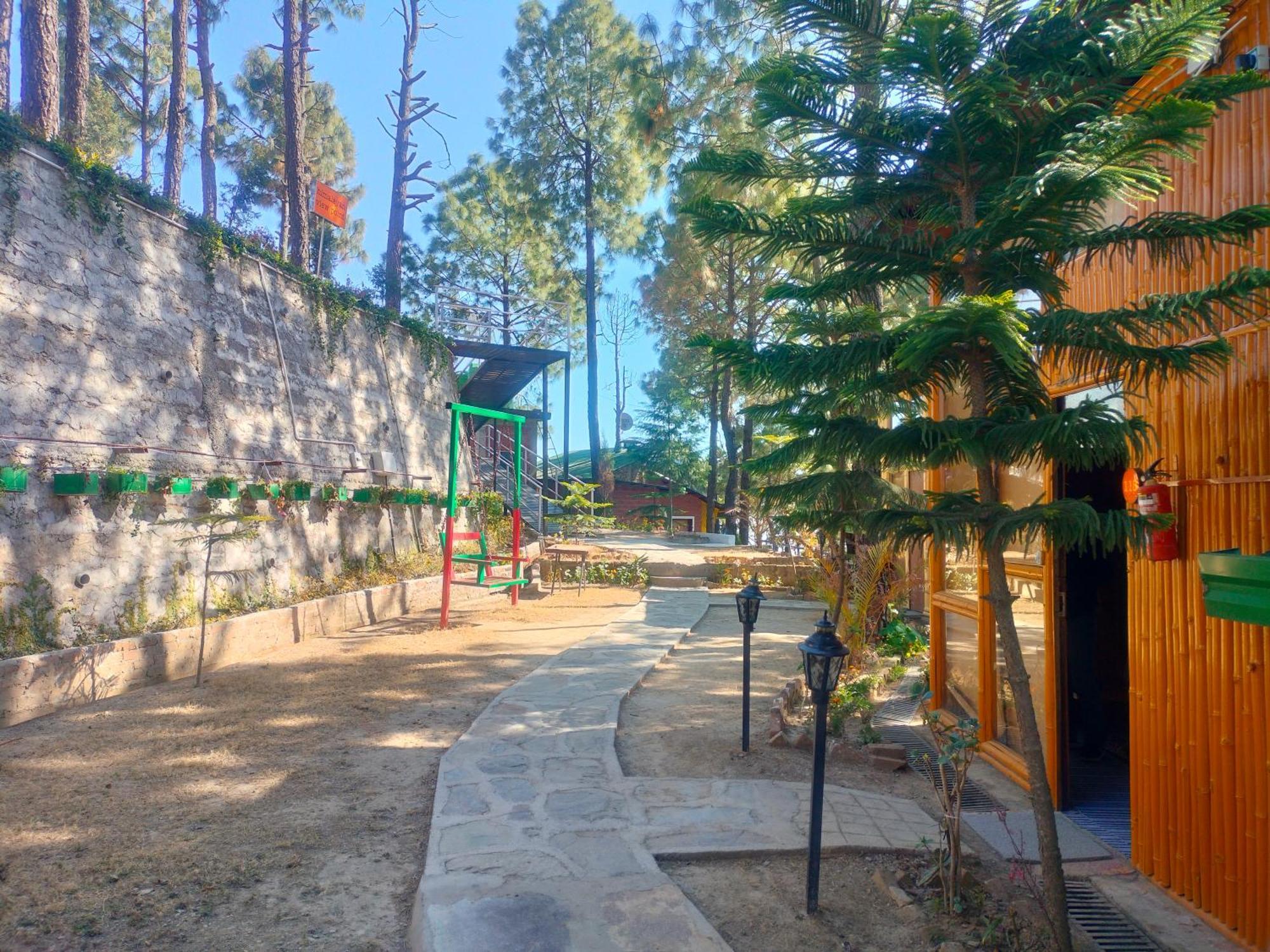 فندق Zone Connect By The Park, لانسداون المظهر الخارجي الصورة